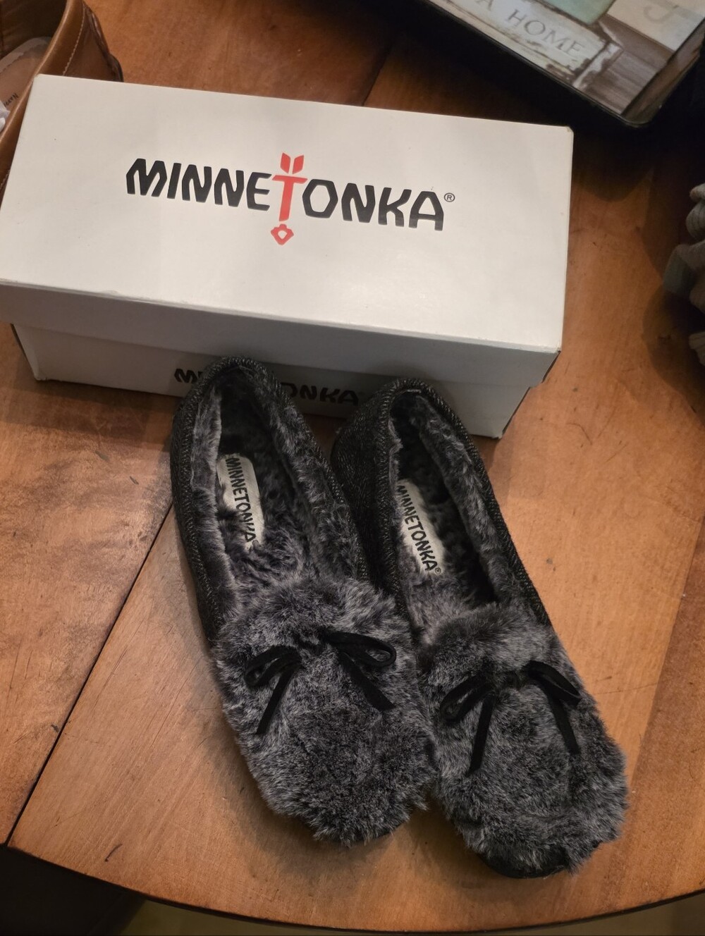 Minnetonka Women's  Moccasins (8)